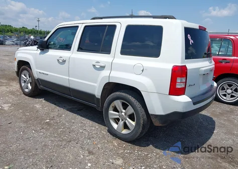 2016 Jeep Patriot Latitude z USA, uszkodzony, nr VIN 1C4NJRFBXGD782116